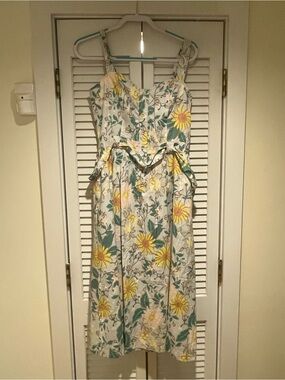 Sunflower Print Midi Dress in Yellow & Green